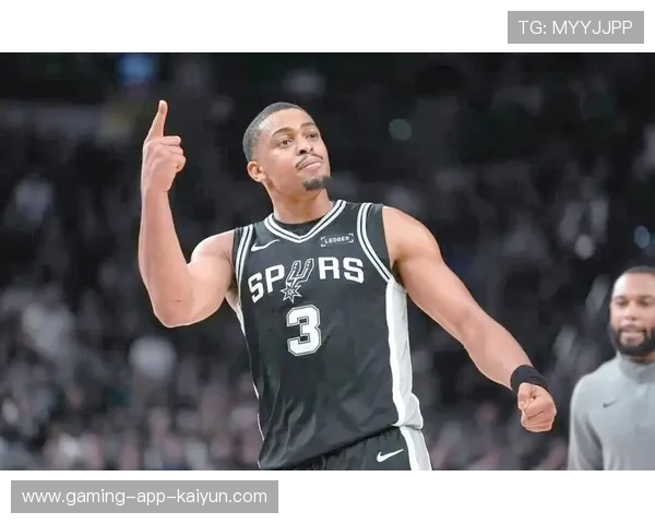 马刺进攻端多点开火，后场策应日趋成熟